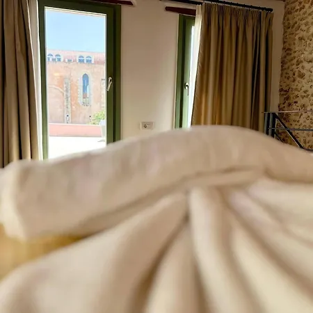 Roussos Place - Next To Splantzia Square - 2bd 2ba Casa vacanze *