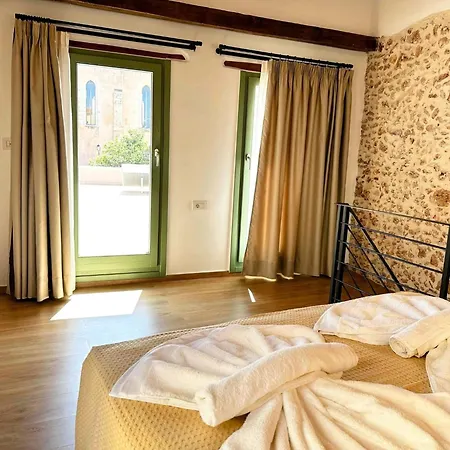 Roussos Place - Next To Splantzia Square - 2bd 2ba *