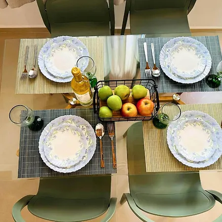 Ferienhaus Roussos Place - Next To Splantzia Square - 2bd 2ba