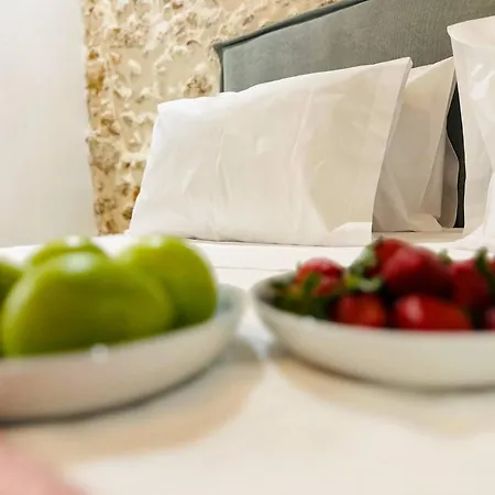 Vakantiehuis Roussos Place - Next To Splantzia Square - 2bd 2ba *