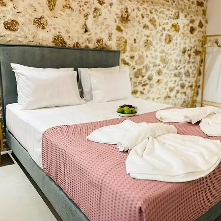 Vakantiehuis Roussos Place - Next To Splantzia Square - 2bd 2ba Chania (Crete)