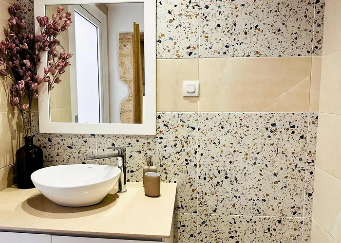 Roussos Place - Next To Splantzia Square - 2bd 2ba La Canea