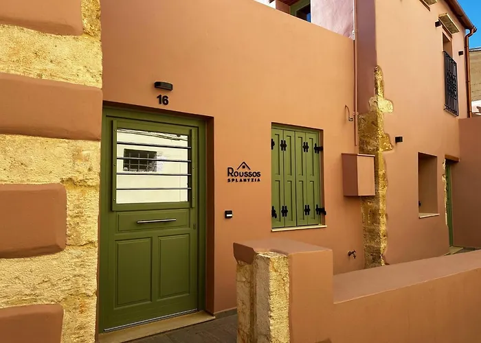 Roussos Place - Next To Splantzia Square - 2bd 2ba La Canea