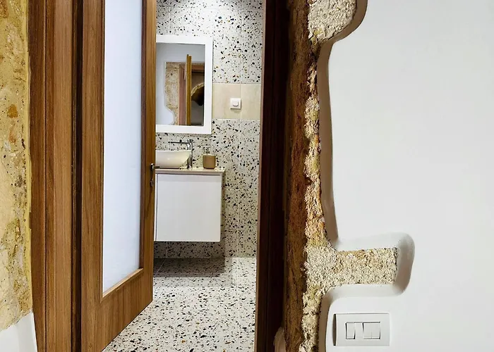 Roussos Place - Next To Splantzia Square - 2bd 2ba Сasa de vacaciones *