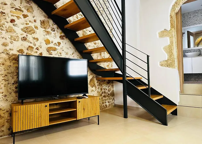 Сasa de vacaciones Roussos Place - Next To Splantzia Square - 2bd 2ba La Canea