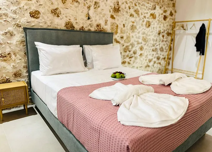 Сasa de vacaciones Roussos Place - Next To Splantzia Square - 2bd 2ba La Canea