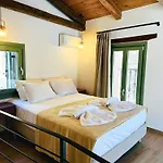 Ferienhaus Roussos Place - Next To Splantzia Square - 2bd 2ba