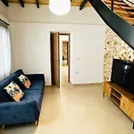 Roussos Place - Next To Splantzia Square - 2bd 2ba *