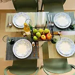 Ferienhaus Roussos Place - Next To Splantzia Square - 2bd 2ba