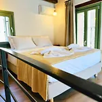 Roussos Place - Next To Splantzia Square - 2bd 2ba Ferienhaus