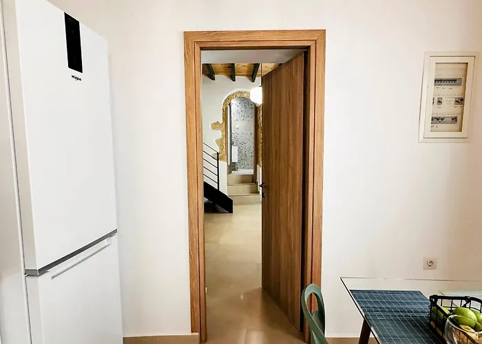 別荘 Roussos Place - Next To Splantzia Square - 2bd 2ba